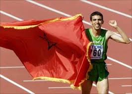 هشام الكروج ل ” المنعطف”: قلوبنا مع الأسود و المغرب عائد وبقوة لإفريقيا في كل المجالات