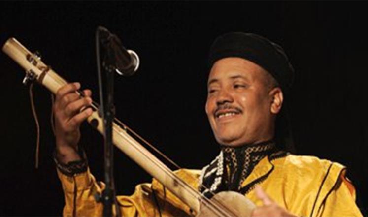 مجيد بقاس يعزف لأركانة الشعر العالمية