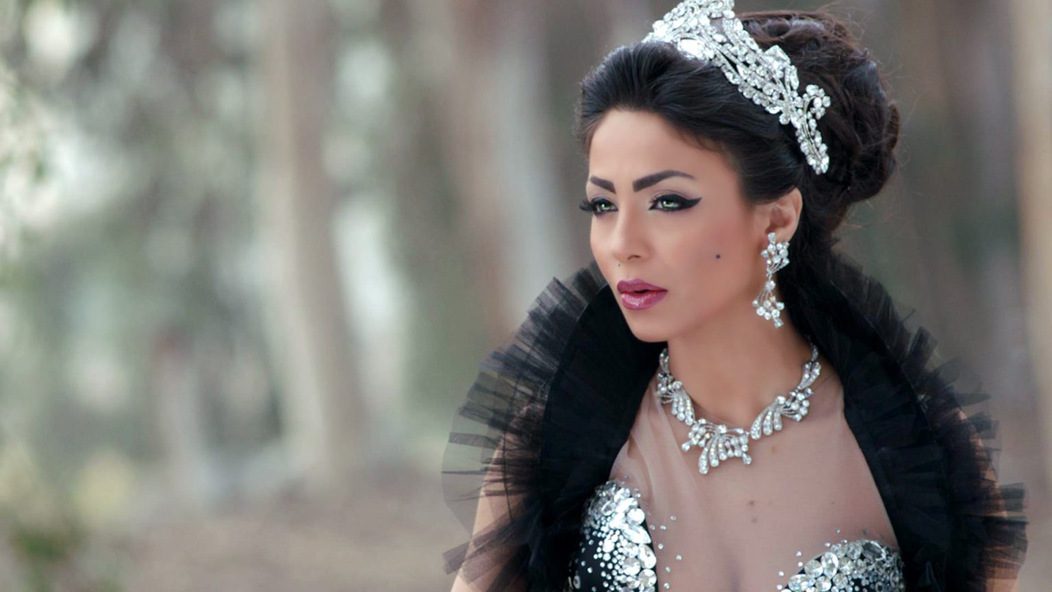 دوللي شاهين تطرح أغنيتها الجديدة + فيديو