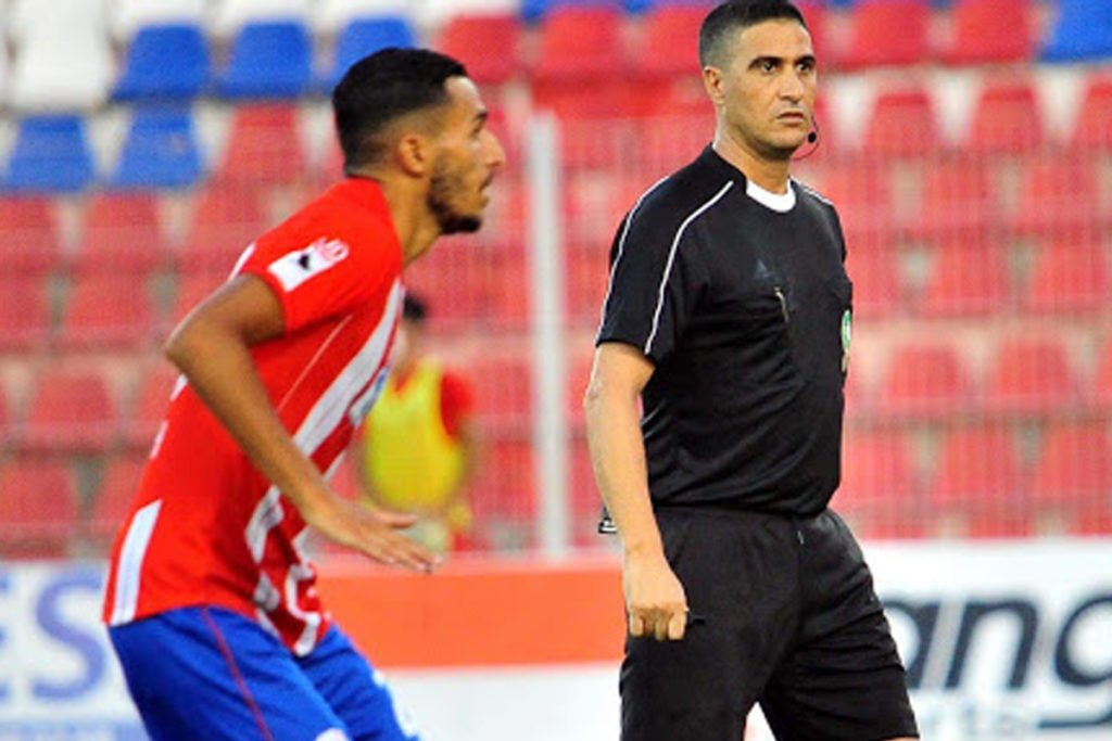 الحكام في مواجهة رؤساء الأندية للدفاع عن قراراتهم