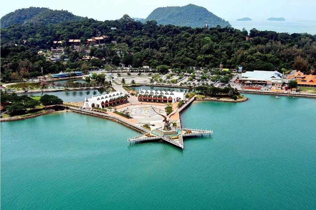 توقيع شراكة مغربية رومانية للنهوض بالسياحية بتطوان