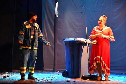 مسرحية “بوتراخي” على ركح المركب الثقافي بالناظور.