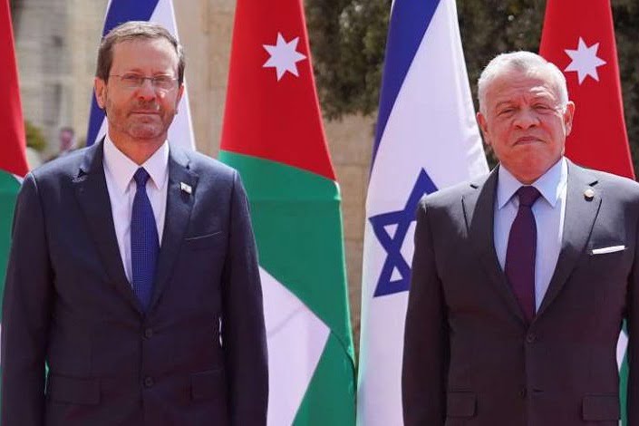 الرئيس الإسرائلي يقوم بجولة خليجية تشمل البحرين و الإمارات العربية المتحدة.