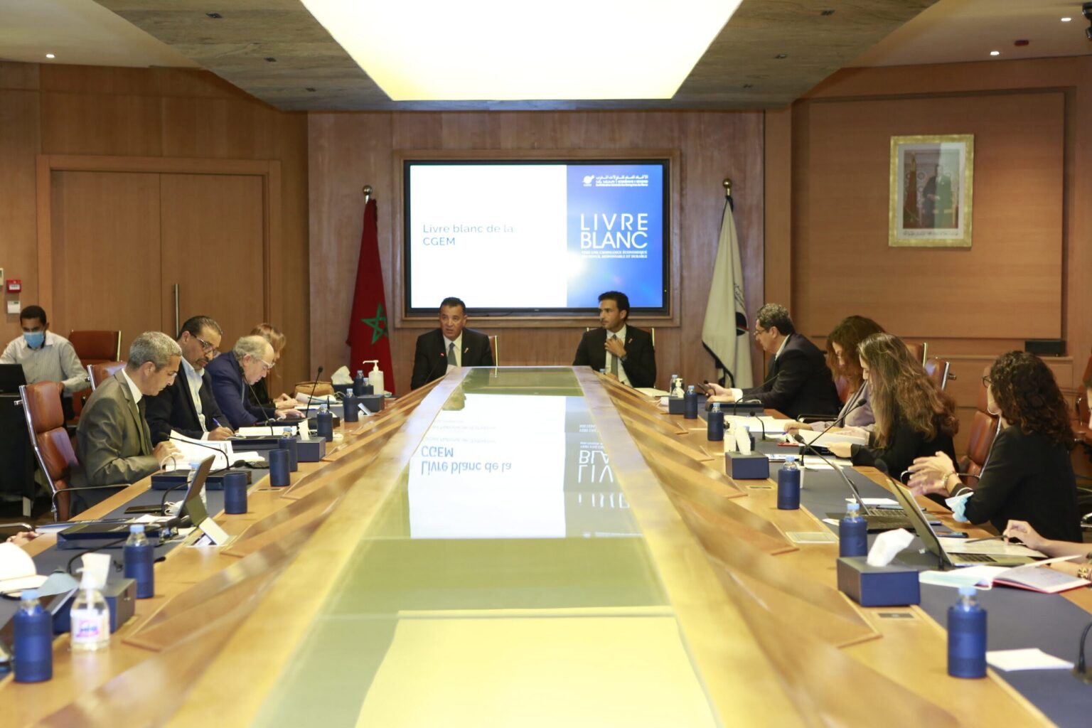 كتاب “التجربة الكاملة: نحو استراتيجية جديدة ناجحة” لتحسين مردود المقاولات