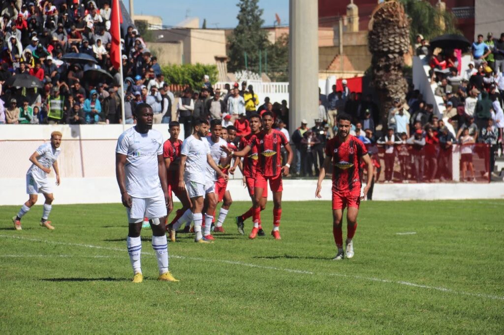 افتتاح ملعب العقيد العلام و التعادل السلبي يحسم قمة المتناقضات