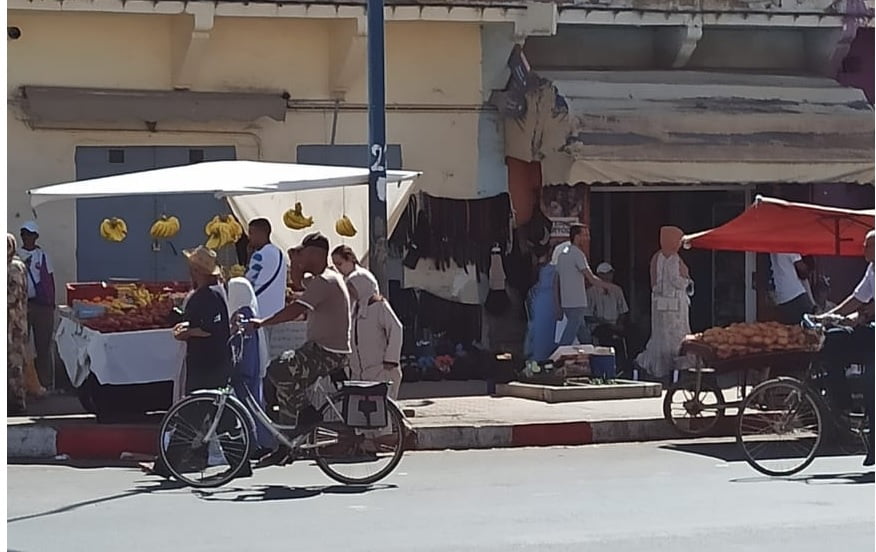 فوضى احتلال الملك العمومي تغزو شوارع مدينة سيدي سليمان بشكل لايطاق