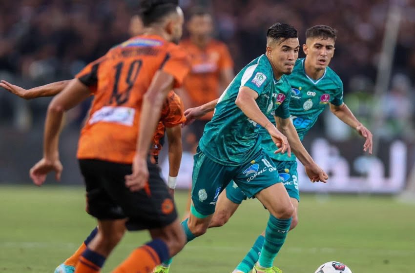 الرجاء الرياضي و نهضة بركان قمة على صفيح ساخن