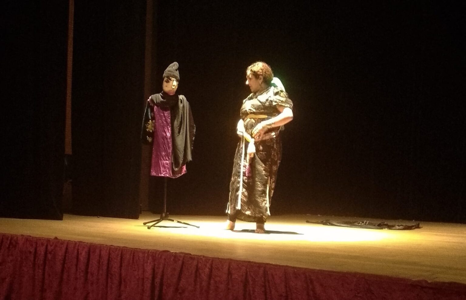 المهرجان الوطني البريجة للمونودراما يكرم الزروالي ويحتفي بتجربة الخمولي