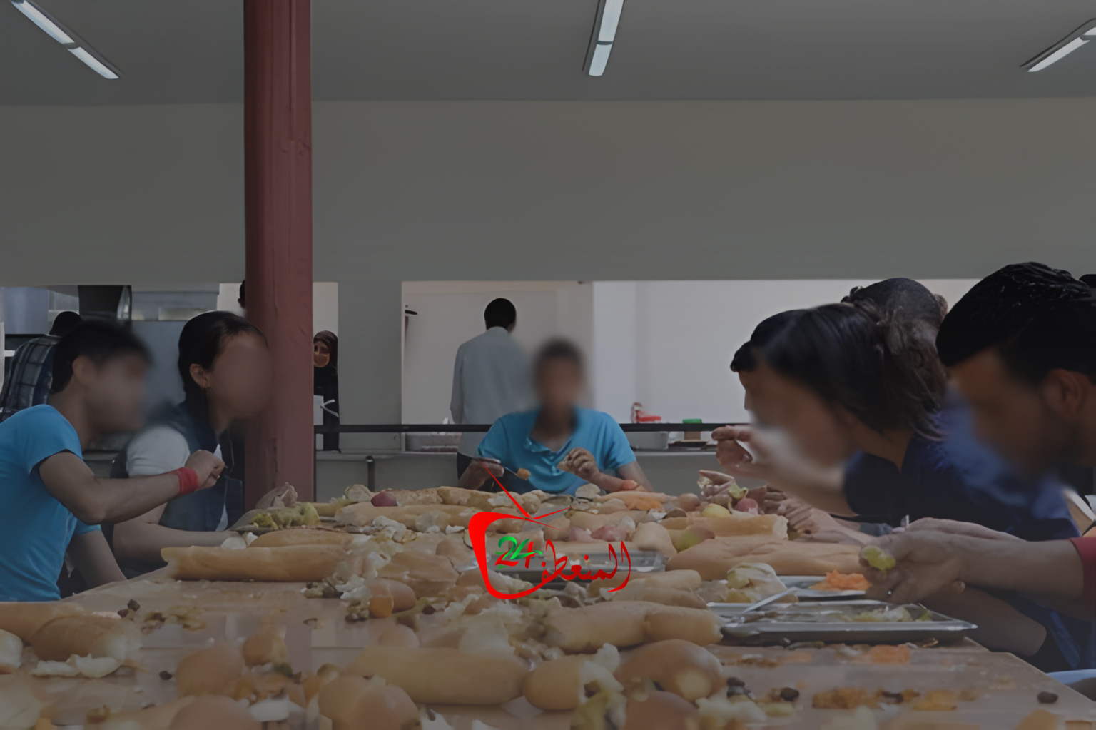 اشتباه بوجود ديدان في وجبة عشاء بالمطعم الجامعي سايس 3 يثير استياء الطلبة